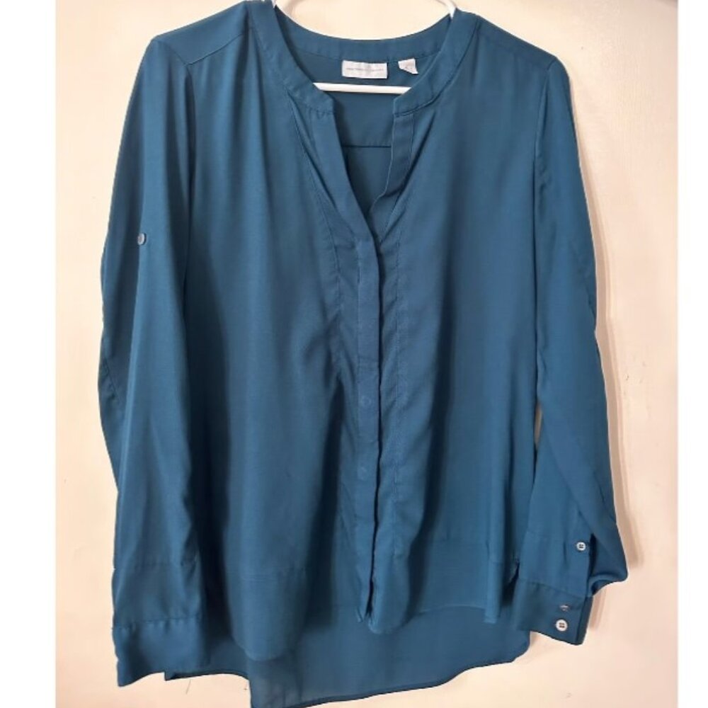 New York & Comany blouse dark teal v-neck